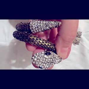 Bracelet and earrings